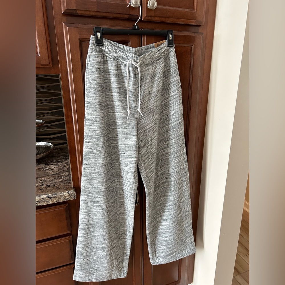 Victoria Secret wide leg sweatpants. Heather small, side pockets. NWT